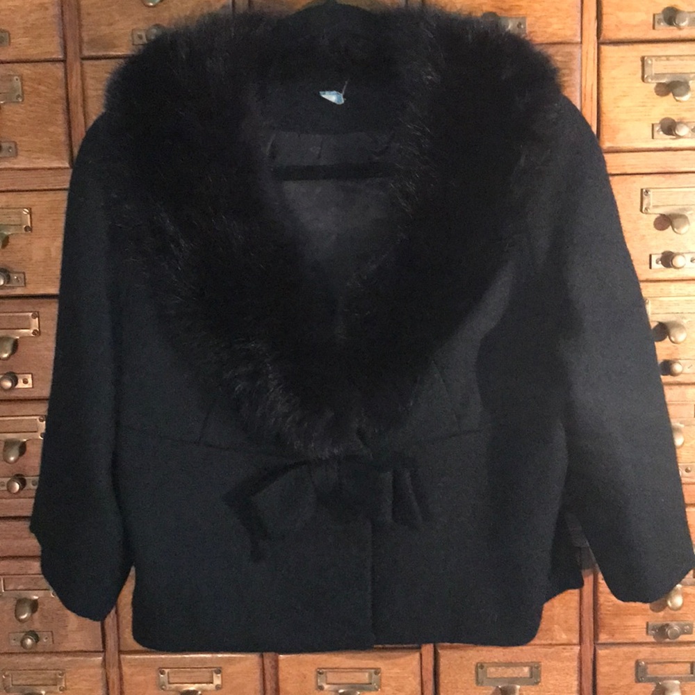 Vintage fur collared jacket vibes Doris Day!